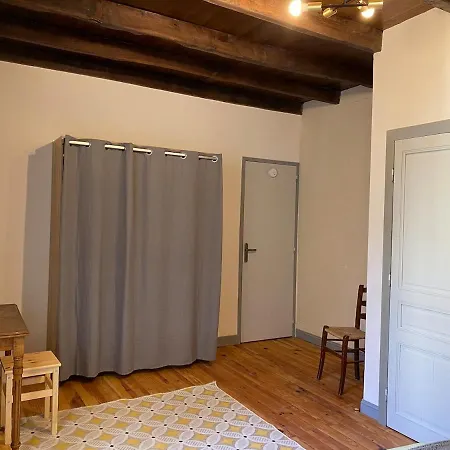度假居 Logis De La Forge Maison Independante Paussac-et-Saint-Vivien